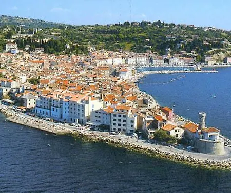 Dom Mladinske Knjige Fiesa 2* Piran