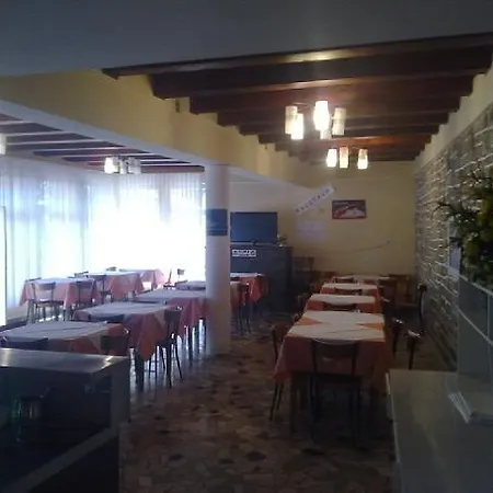 Dom Mladinske Knjige Fiesa 2*